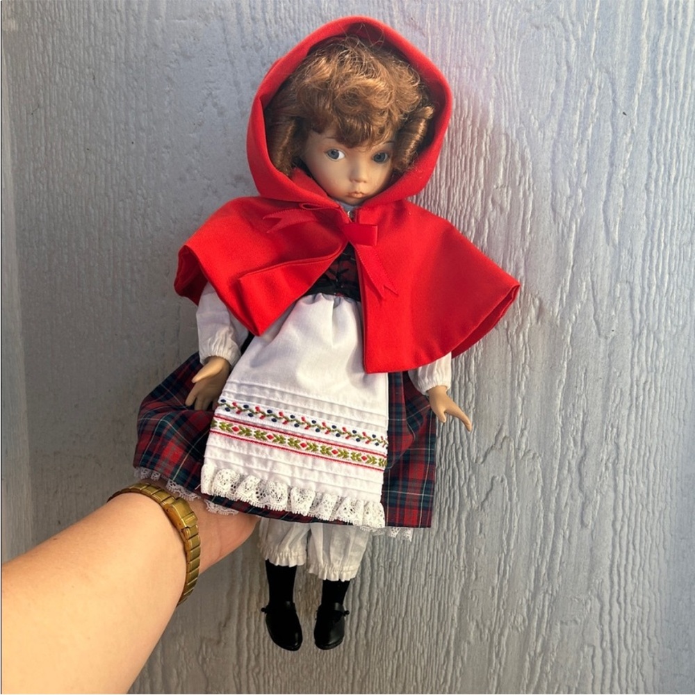 Red Hooded Little Red Riding Doll - Kids Toys
